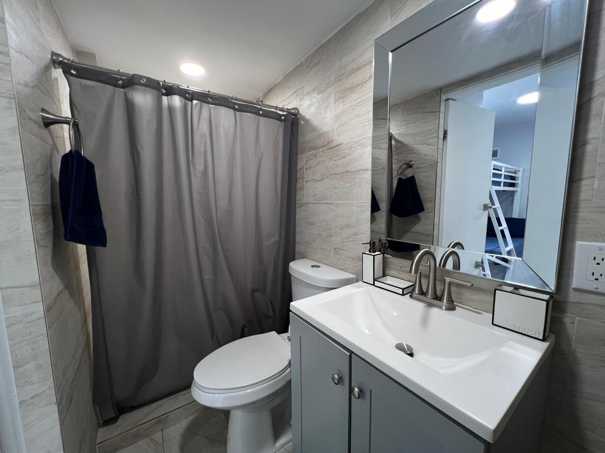 Charming Two Bedroom Apartment. Miami Kültér fotó